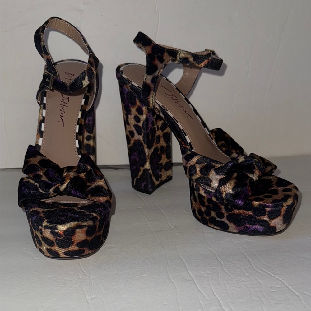 New Betsey Johnson Melanni Leopard Multi Animal Print Velvet Platform Heels Sz 8